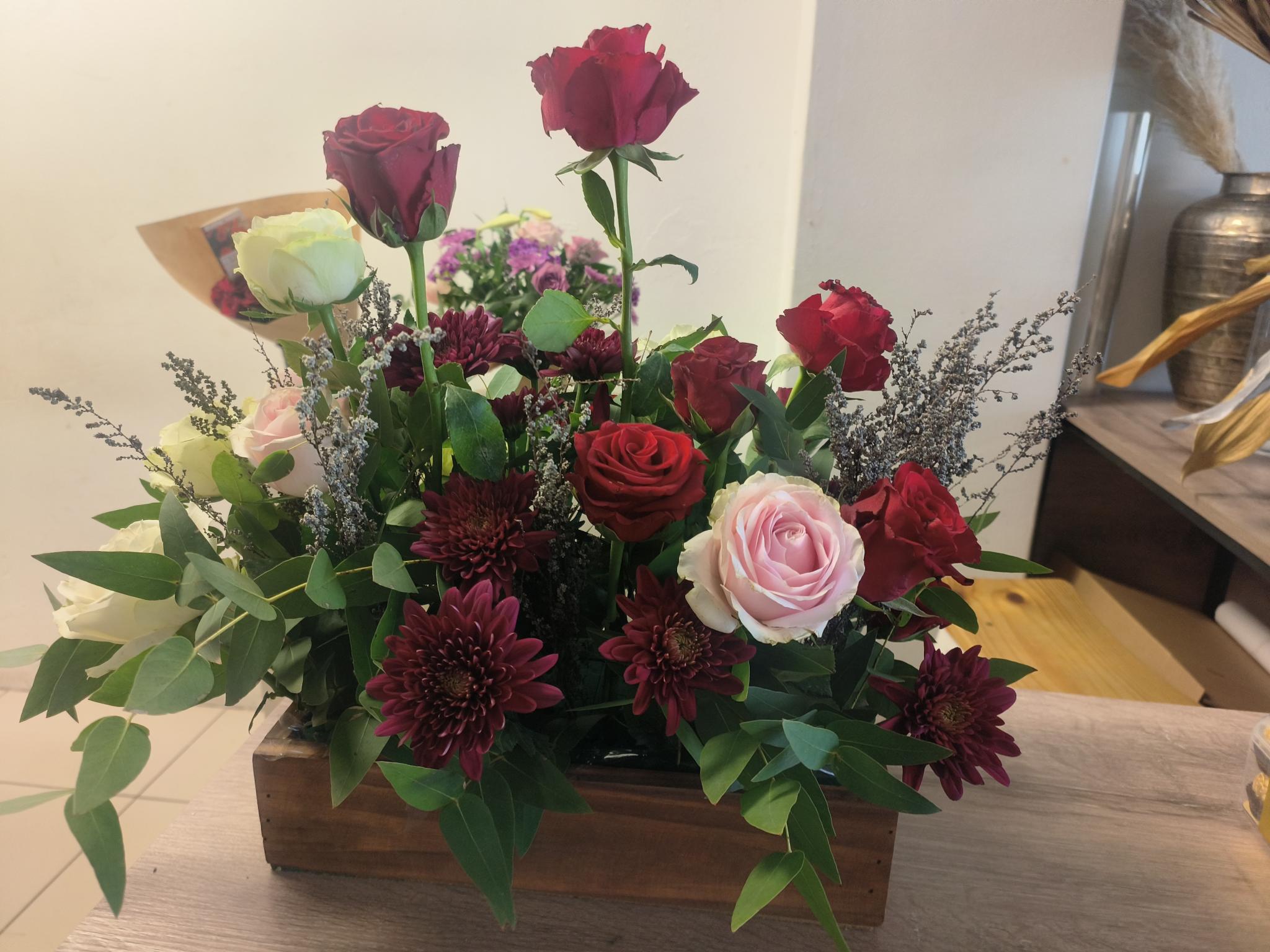 pink red crate arrangement Pink and red flower crate arrangement Roodepoort